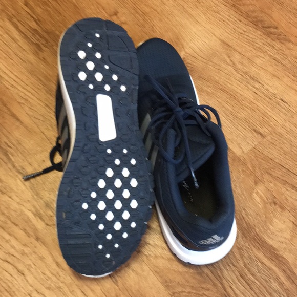 Adidas running shoes - Picture 3 of 5